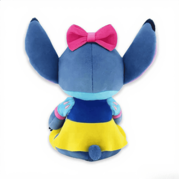 Peluche Stitch per bambina vista da dietro