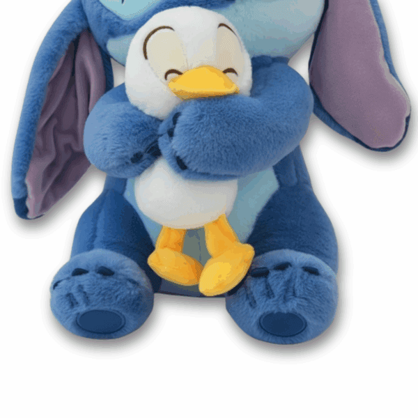 Zoom sulle zampe del peluche Stitch papero ufficiale Disney